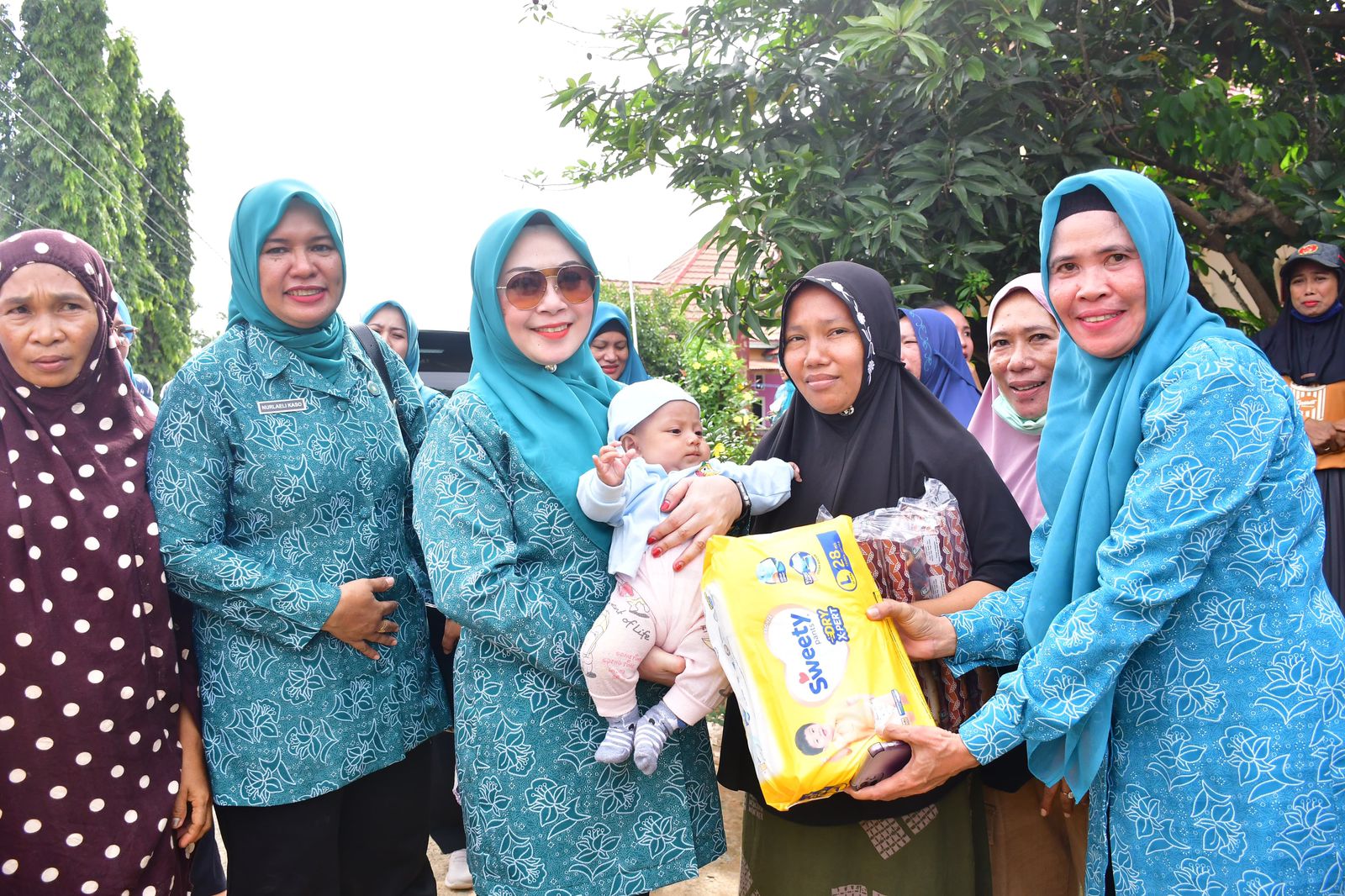 Peduli Sesama, TP PKK Palopo Salurkan Bantuan Untuk Korban Banjir Luwu