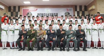 Jelang Upacara Bendera HUT RI, Pj Wali Kota Palopo Kukuhkan Paskibraka