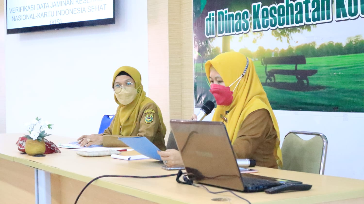 Pemanfaatan Media Sosial Whatsapp dalam Menerima Respon (MEDALI PON) Masyarakat di Puskesmas Wisata Padang Lambe