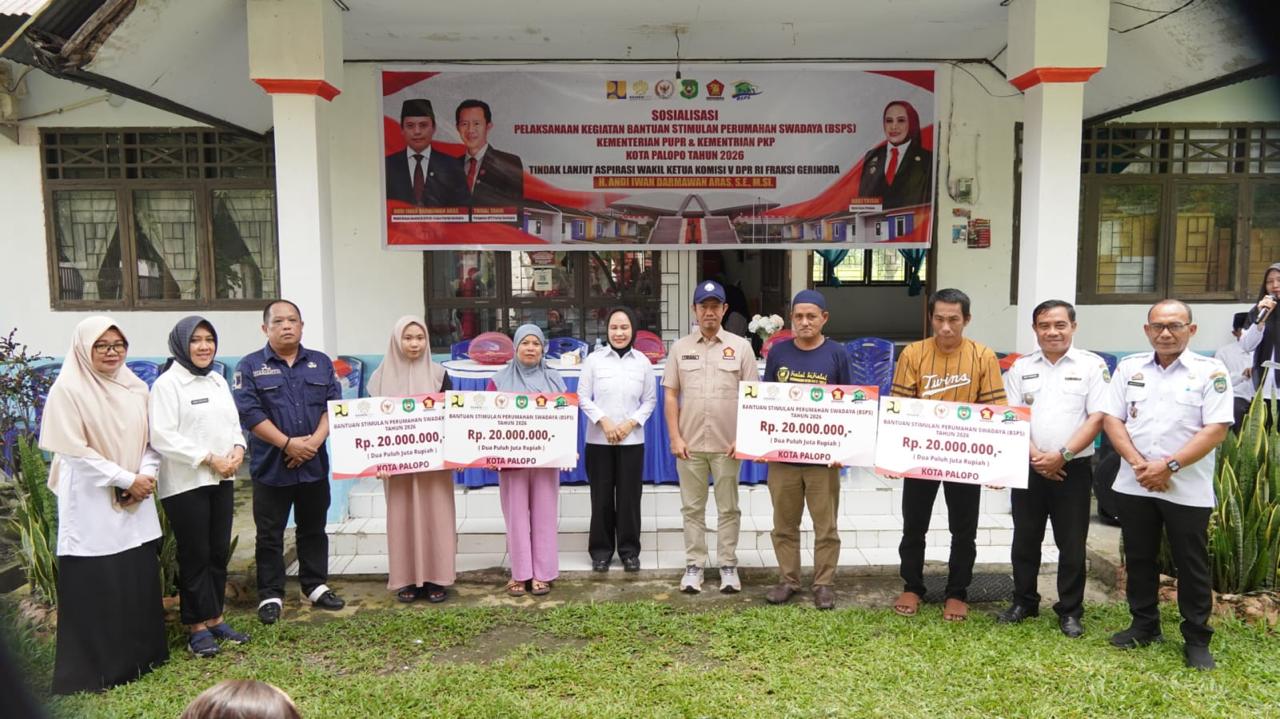 Wali Kota Palopo serahkan BSPS ke Warga Padang Lambe