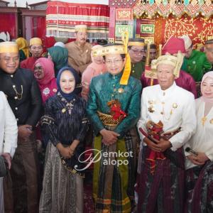 wali-kota-palopo-hadiri-penganugerahan-gelar-adat-kedatuan-luwu-kepada-prof-nazaruddin-umar