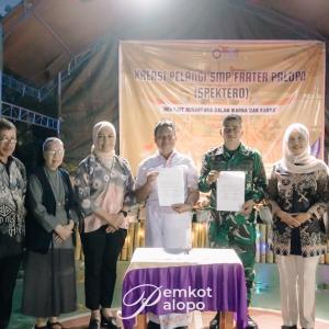kadis-pendidikan-palopo-buka-secara-resmi-kreasi-pelangi-smp-frater-palopo