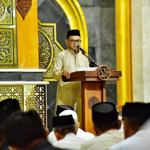 pemkot-palopo-peringati-malam-nuzulul-quran-di-masjid-agung-luwu-palopo