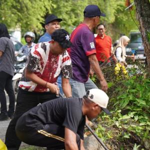 penanganan-sampah-ramadan-di-palopo-meningkat-wawali-terjun-langsung-bersama-warga-kerja-bakti-jaga-kebersihan