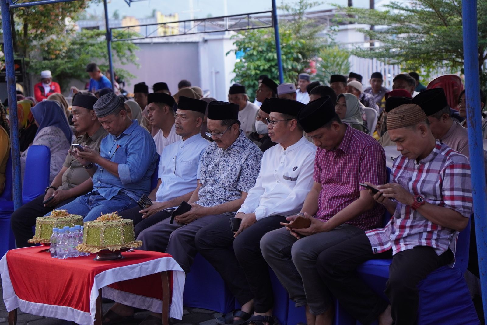 Safari Ramadhan di Kecamatan Wara : Silaturahmi dan Pasar Murah