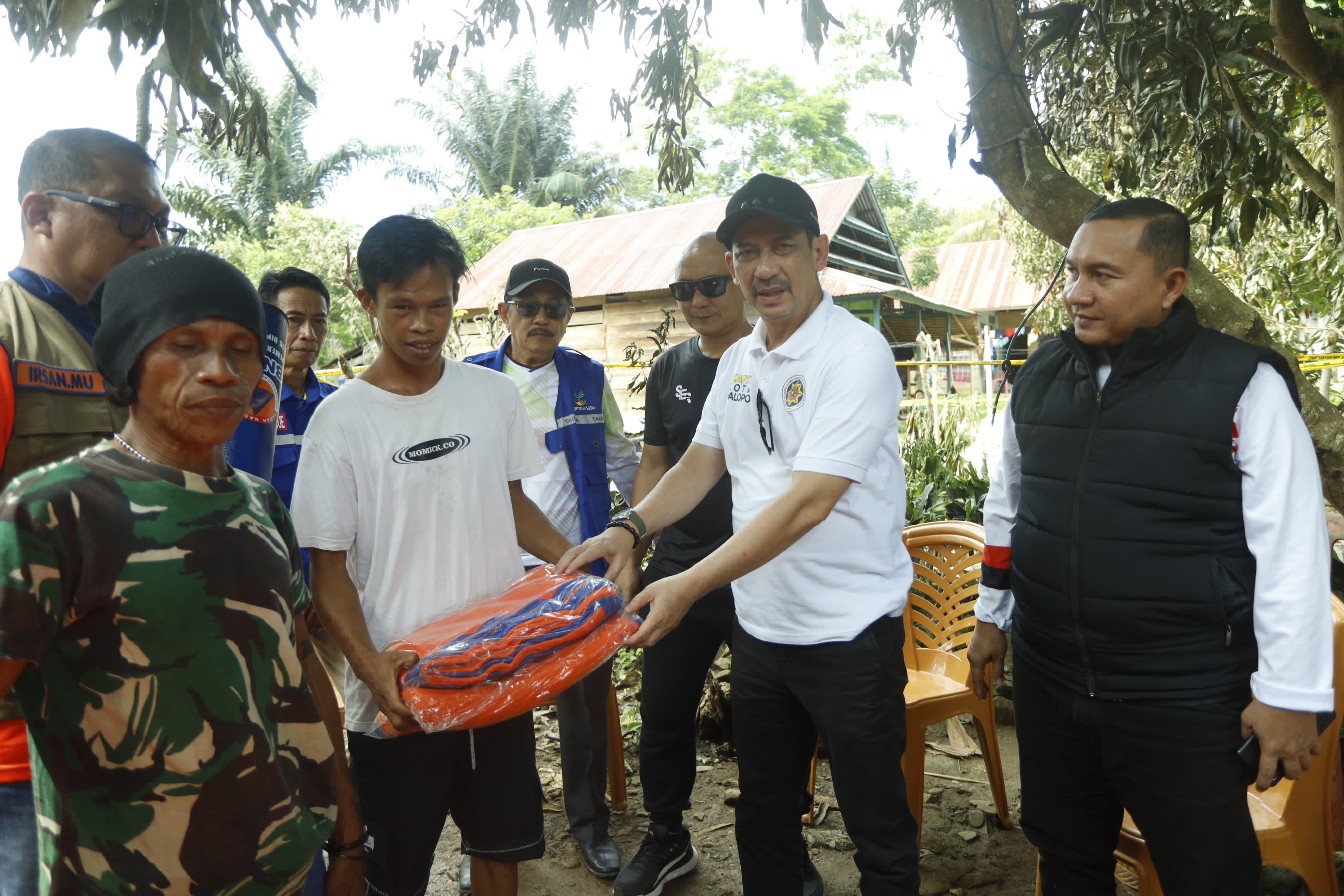 Beri Semangat, Pj Wali Kota dan Ketua DPRD Sambangi Korban Kebakaran