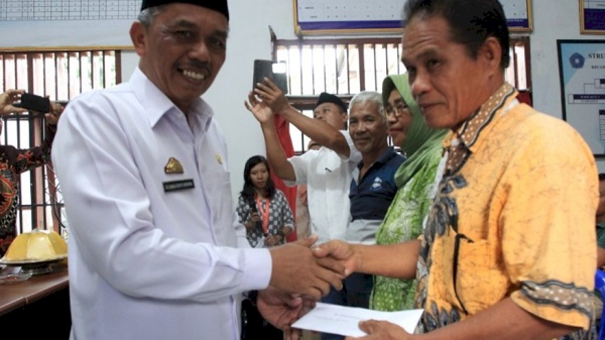 Optimalisasi Penilaian Kinerja ASN Melalui SIPLOOK di Kecamatan Wara Selatan