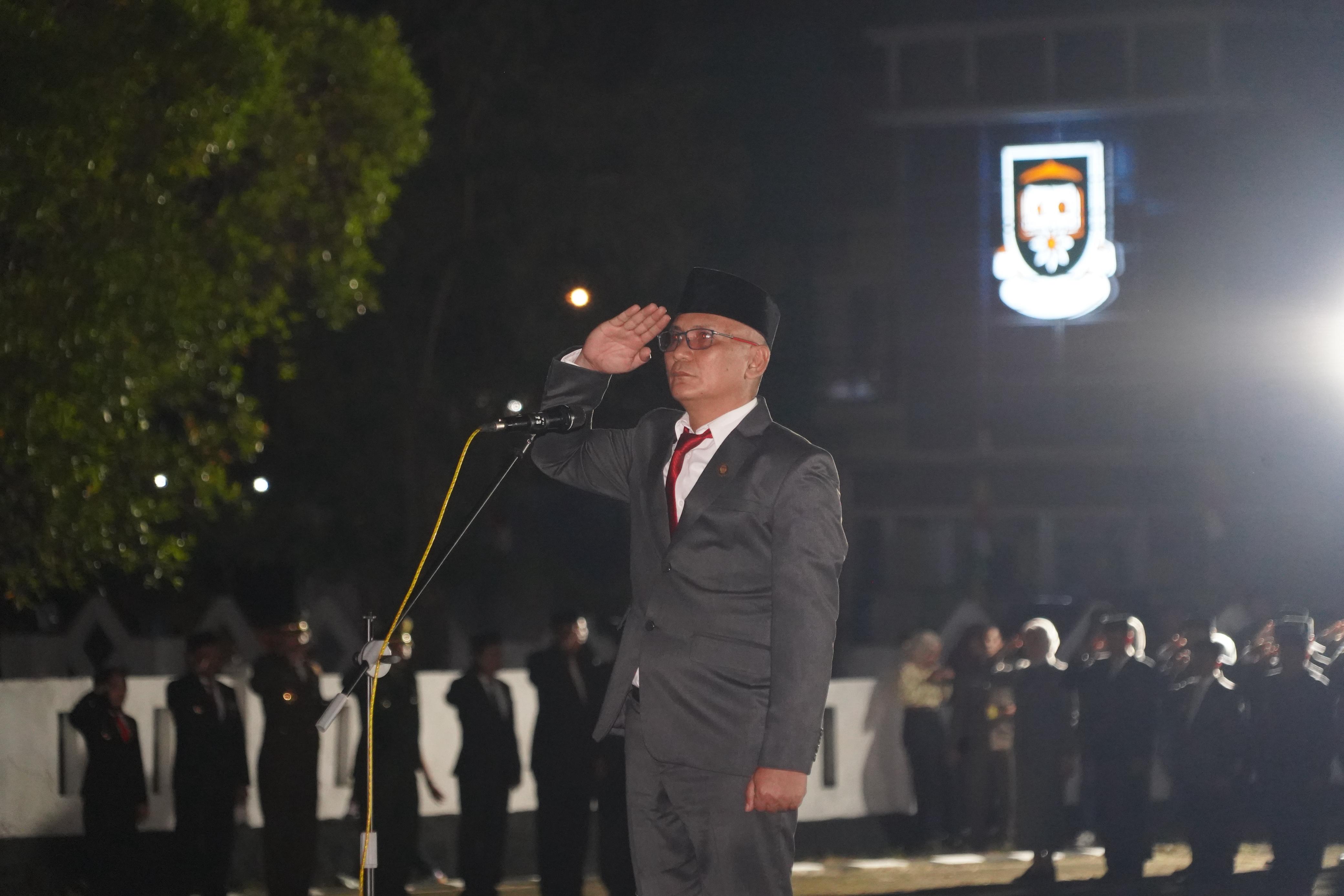 Penghormatan Jasa Pahlawan, Ketua DPRD Irup Apel Kehormatan dan Renungan Suci