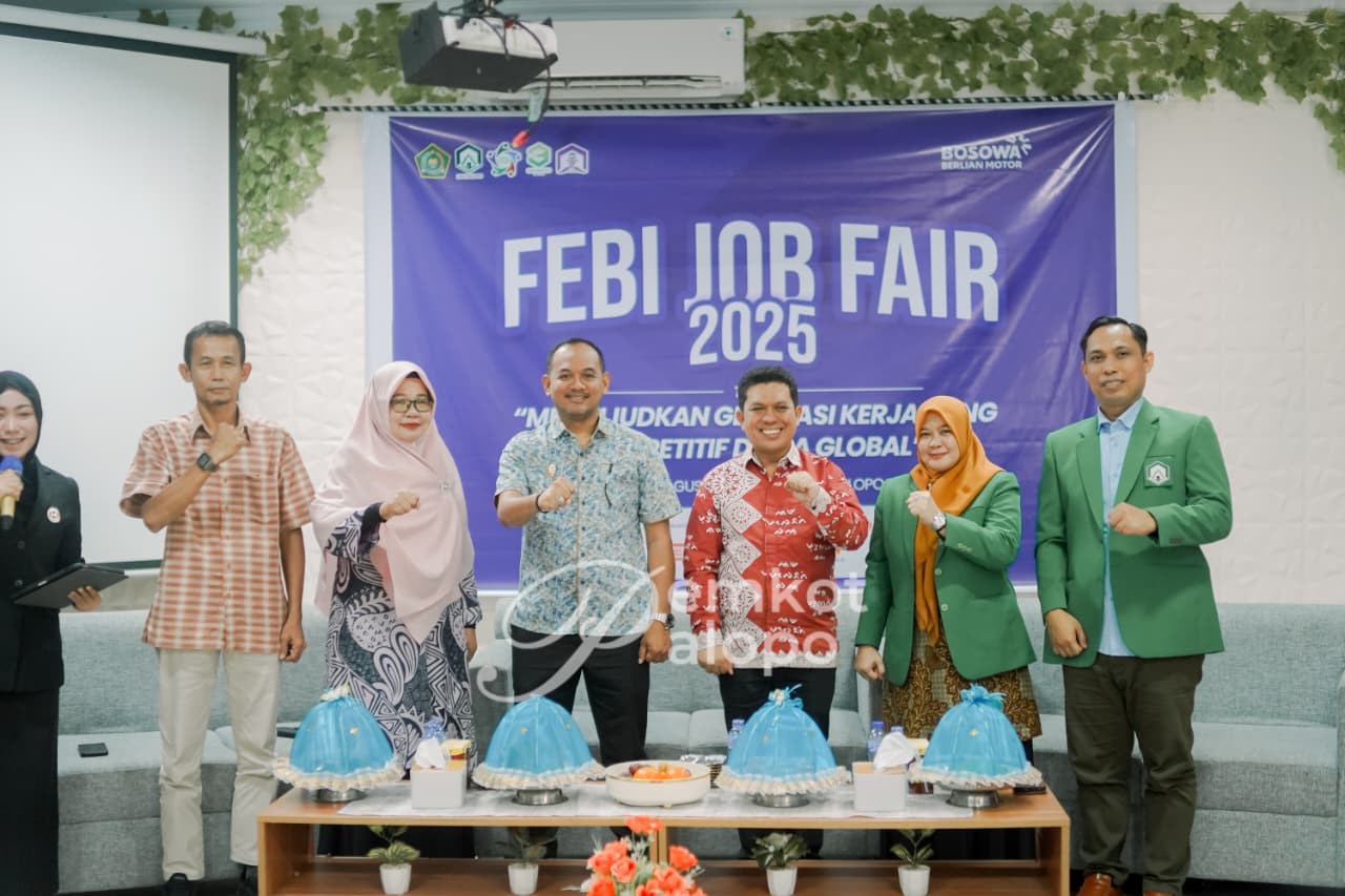 Wakil Wali Kota Palopo membuka secara resmi Febi Job Fair 2025