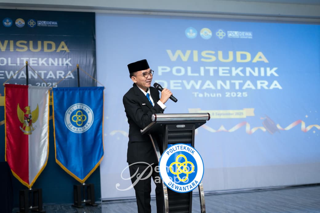 Staf Ahli Hukum dan Pemerintahan menghadiri Wisuda ke-2 Polteknik Dewantara Palopo
