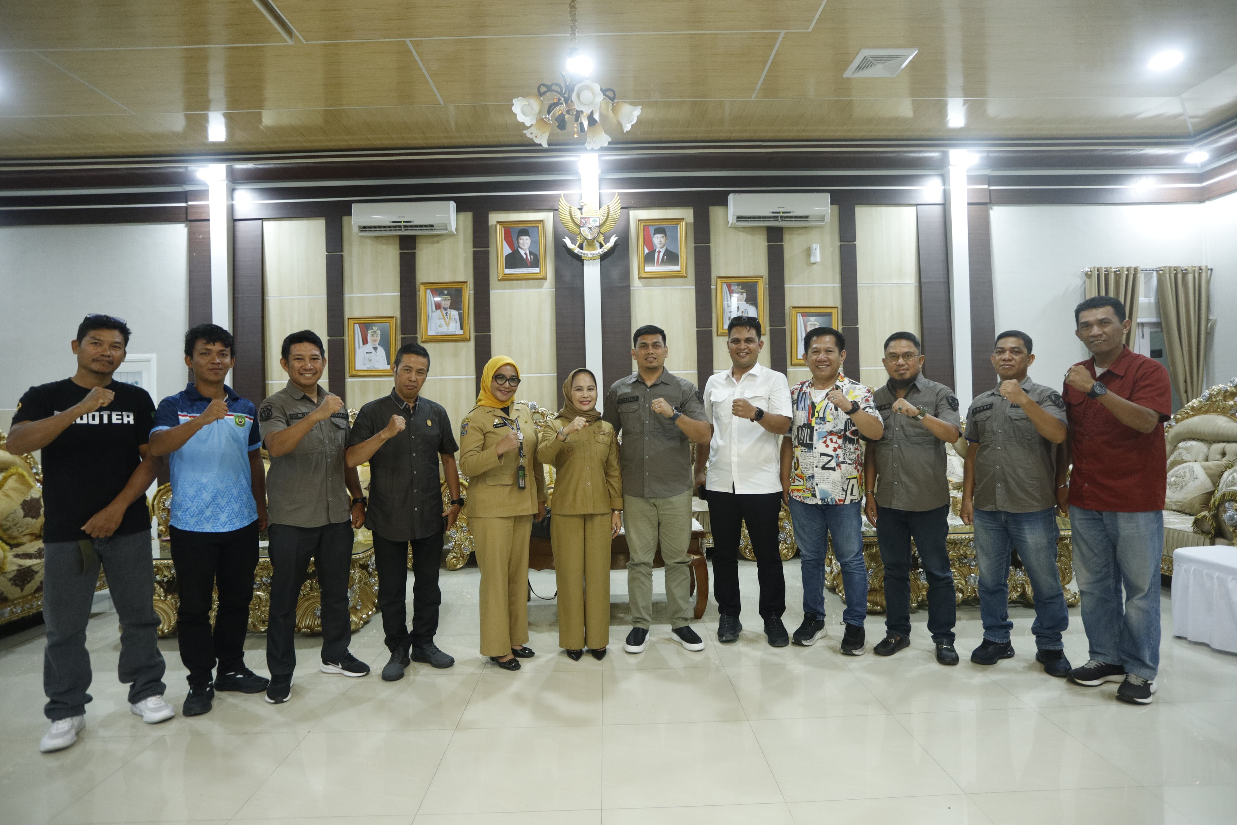 Walikota Palopo melepas Kontingen Porprov di Makassar