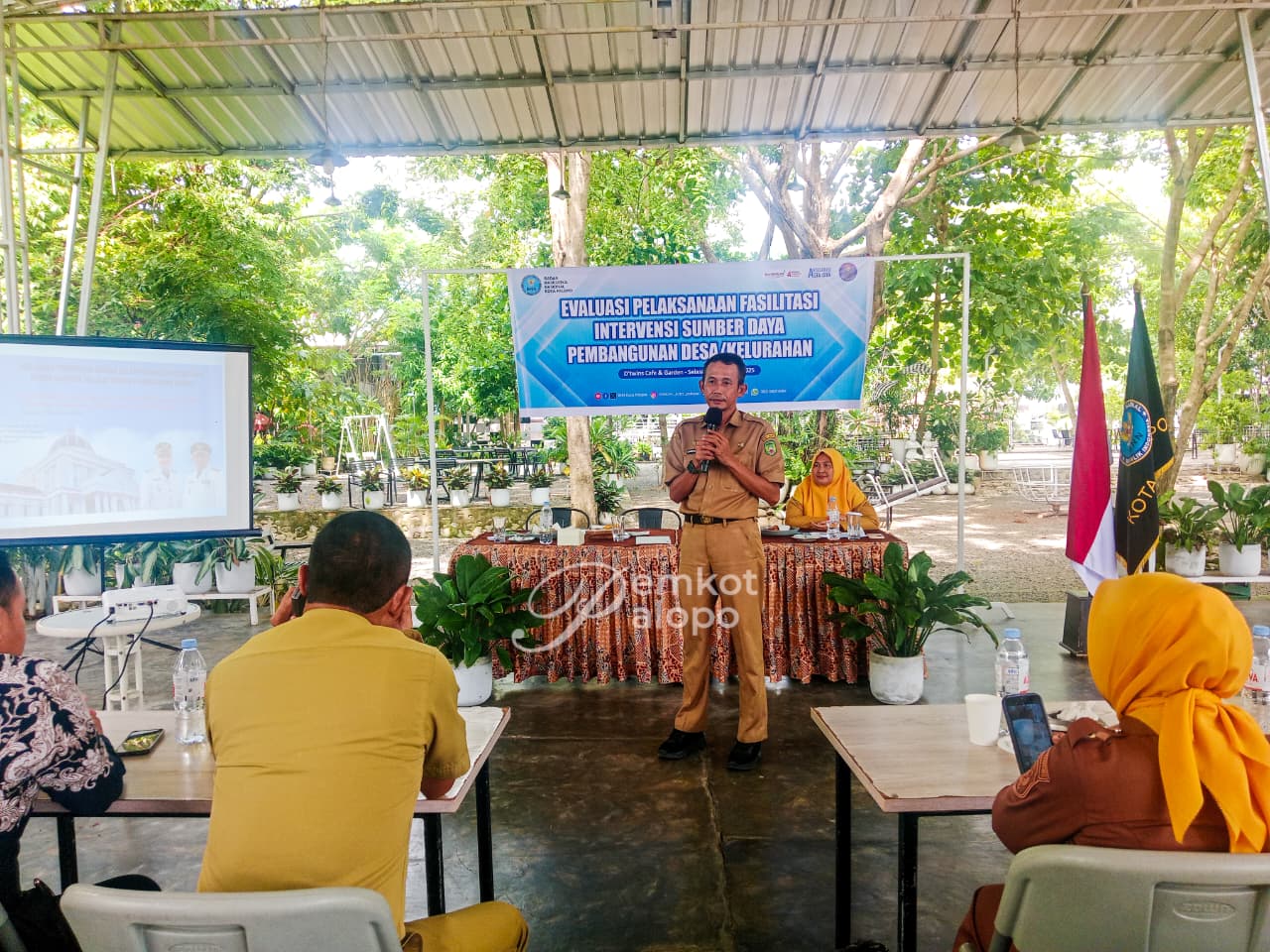 Staf Ahli Perekonomian membuka secara resmi Evaluasi Pelaksanaan Fasilitasi Intervensi Sumber Daya Pembangunan Desa/Kelurahan