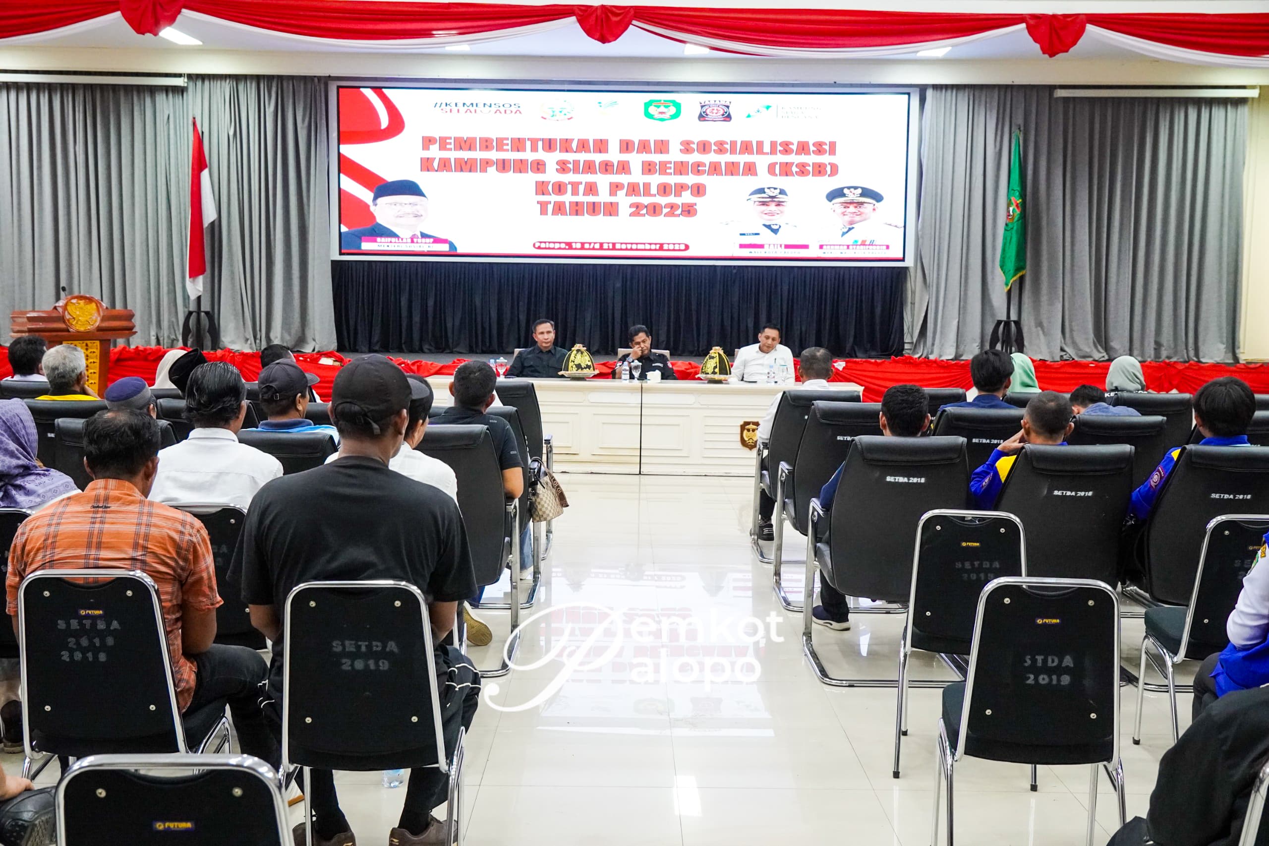 Kadis Sosial' Membuka secara resmi Pembentukan dan Sosialisasi Kampung Siaga Bencana