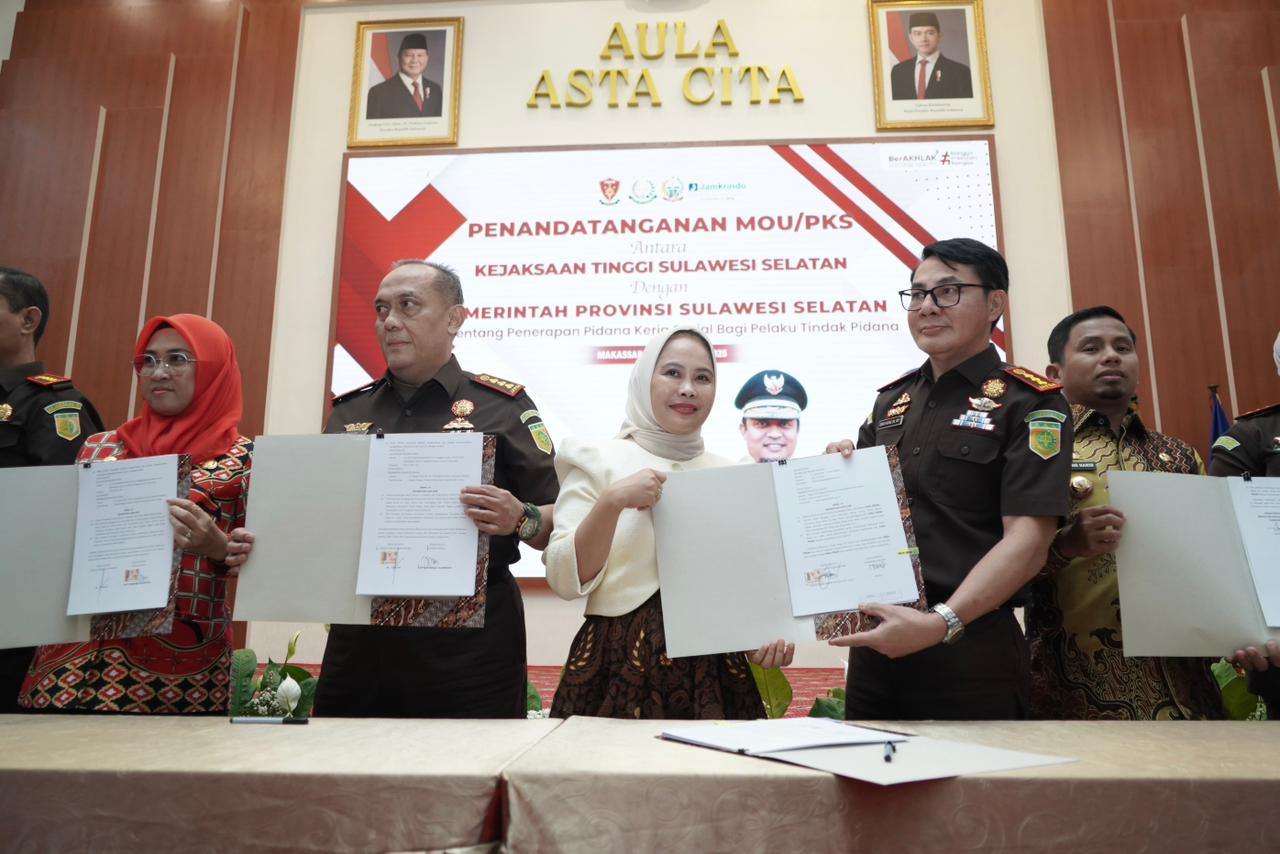 Wali Kota Palopo menghadiri Penandatanganan MOU/PKS