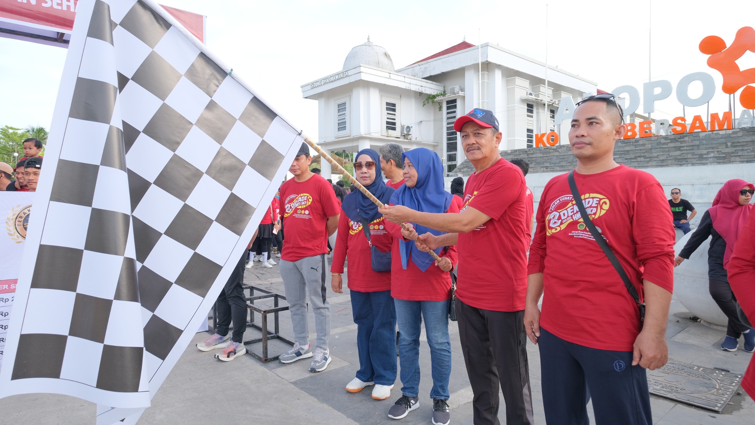 Peringati Dua Dekade, HMTI UNCP Gelar Jalan Sehat