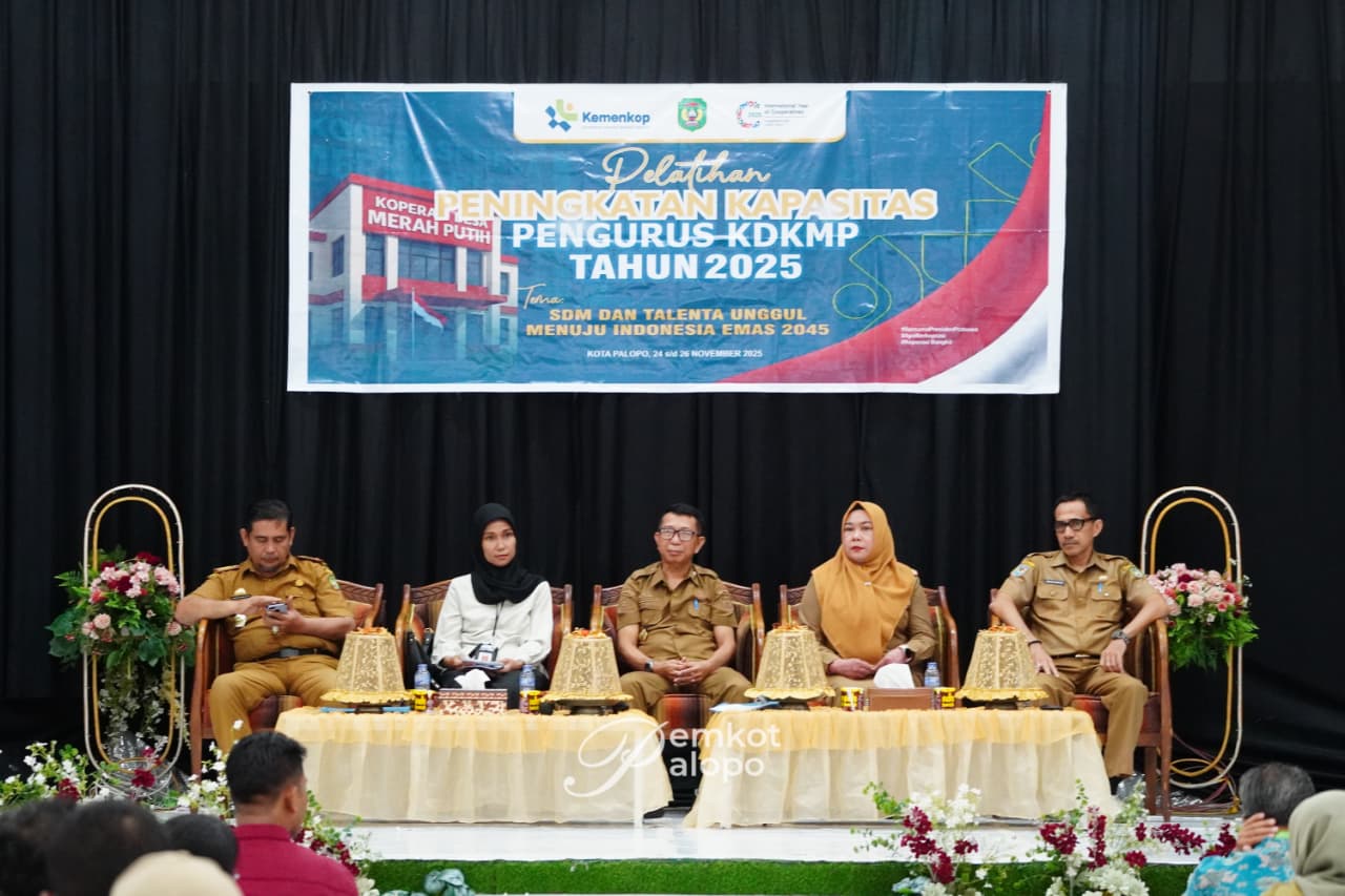 Plh Sekda membuka secara resmi kegiatan peningkatan kapasitas SDM Koperasi Merah Putih Kota Palopo