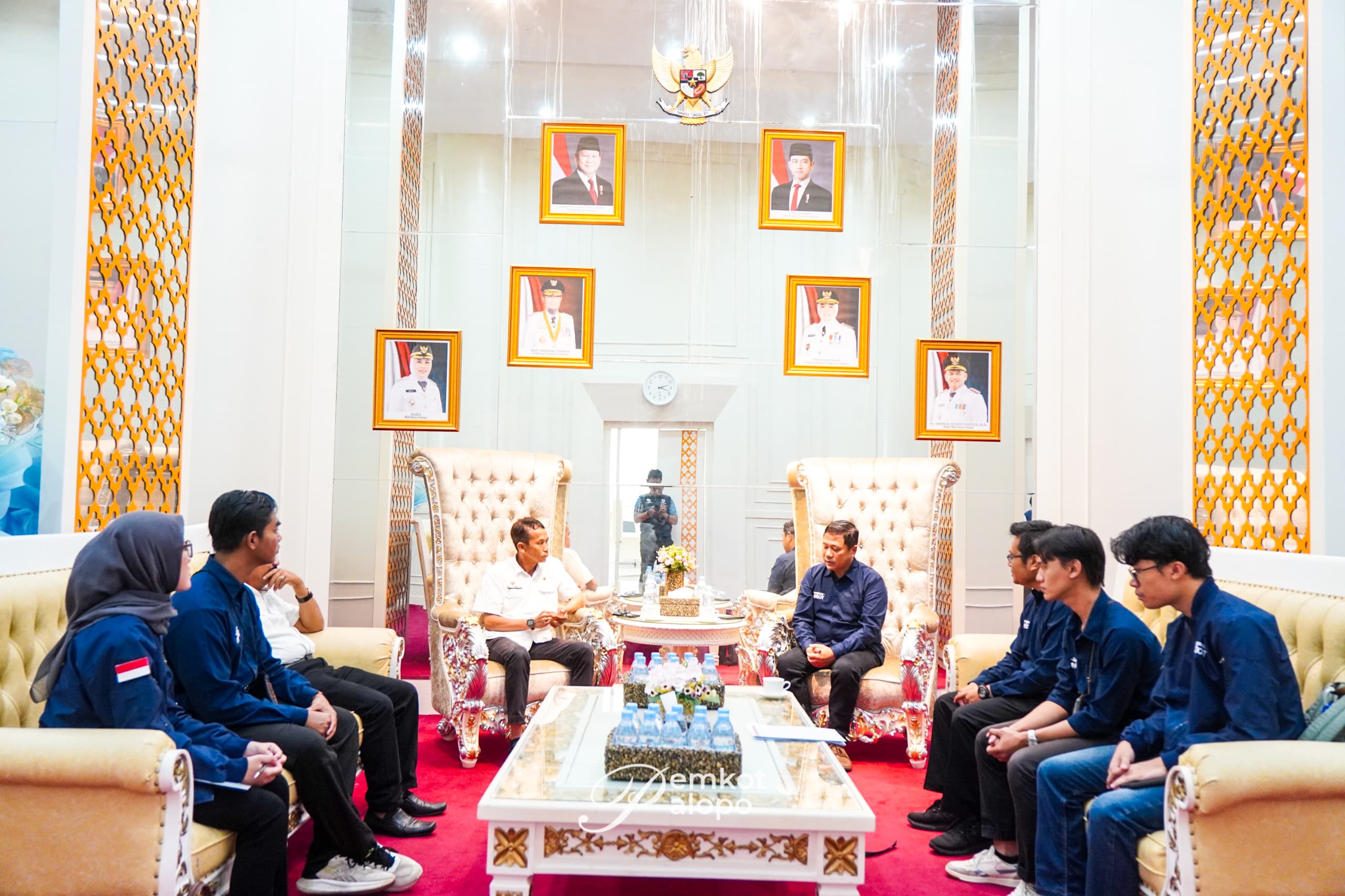 Staf Ahli Perekonomian melepas Peserta Program Transmigrasi Patriot