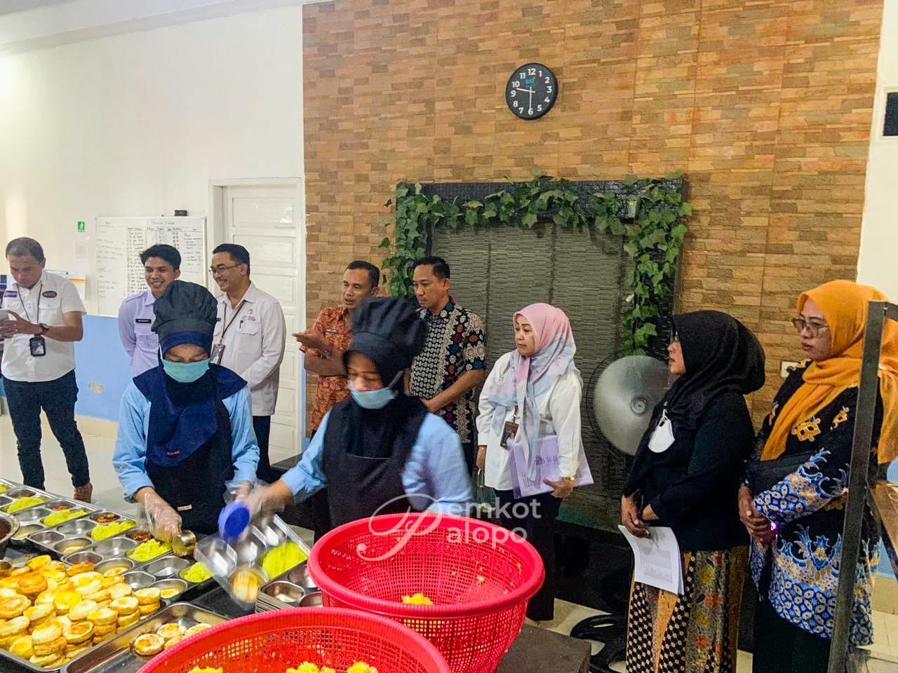 Pastikan kelancaran MBG, Kepala Perwakilan BKKBN Provinsi Sulsel melakukan kunjungan di Palopo