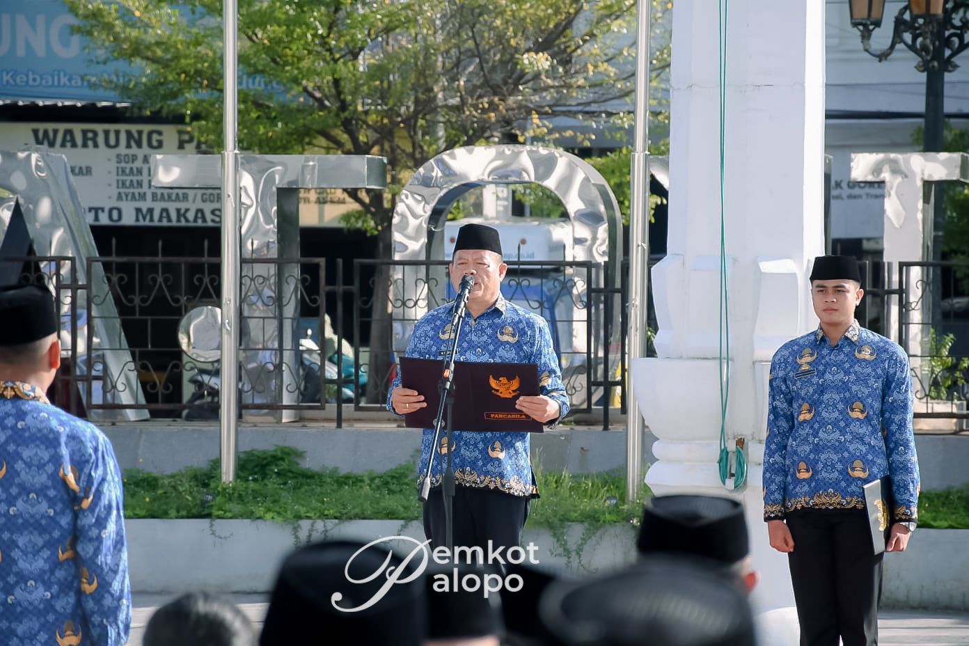 Staf Ahli Kesra memimpin Upacara HKN yang dirangkaikan dengan Hari Bela Negara ke-77