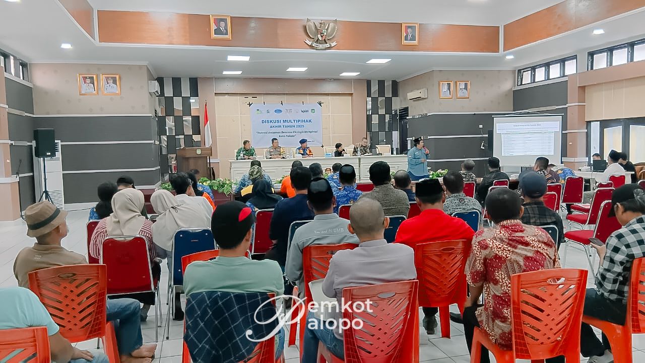 Kadis Damkar Palopo menghadiri Diskusi Multipihak Akhir Tahun 2025