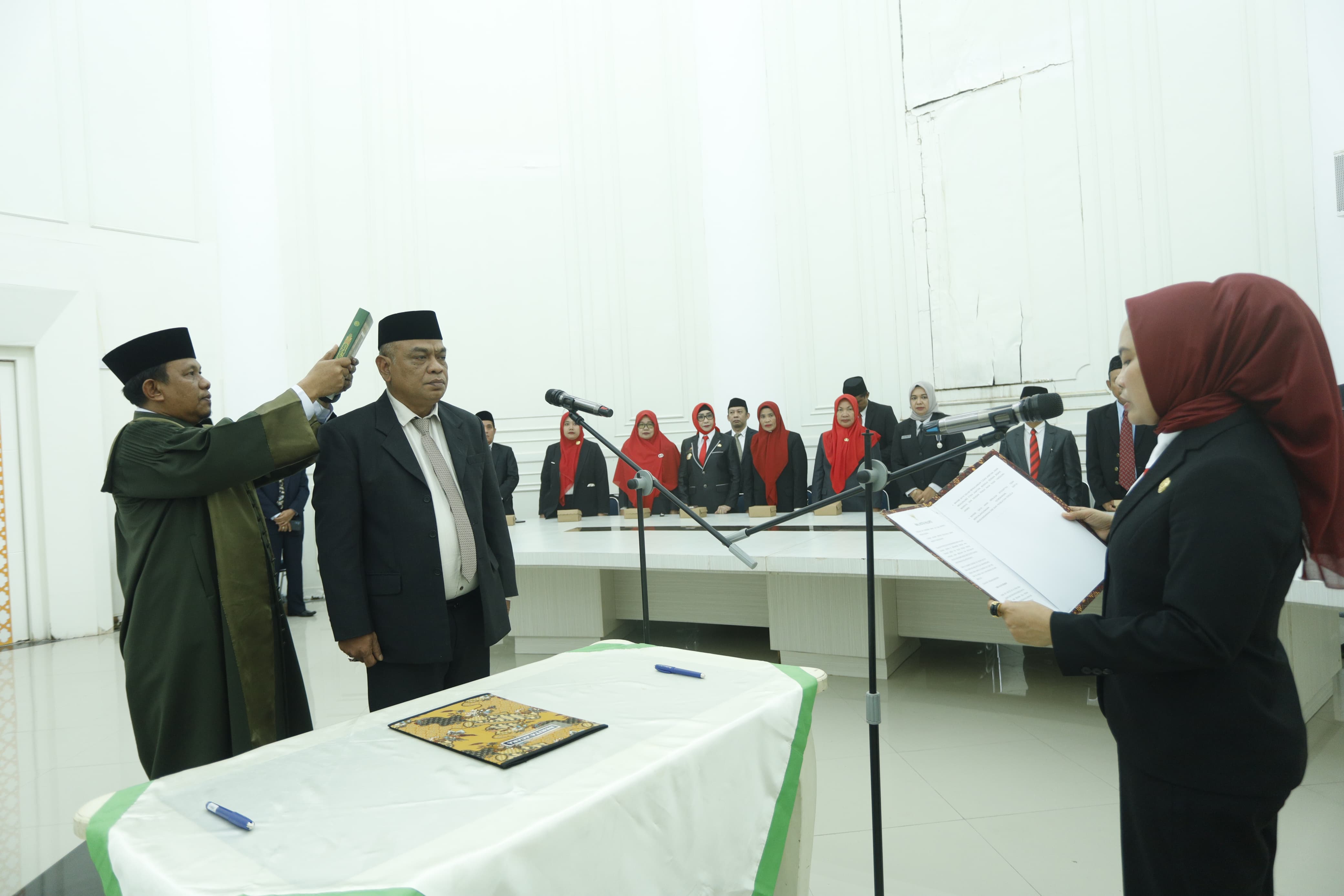 Wali Kota Palopo melantik Ibnu Hasyim mengisi Jabatan Kepala Dinas Perindustrian