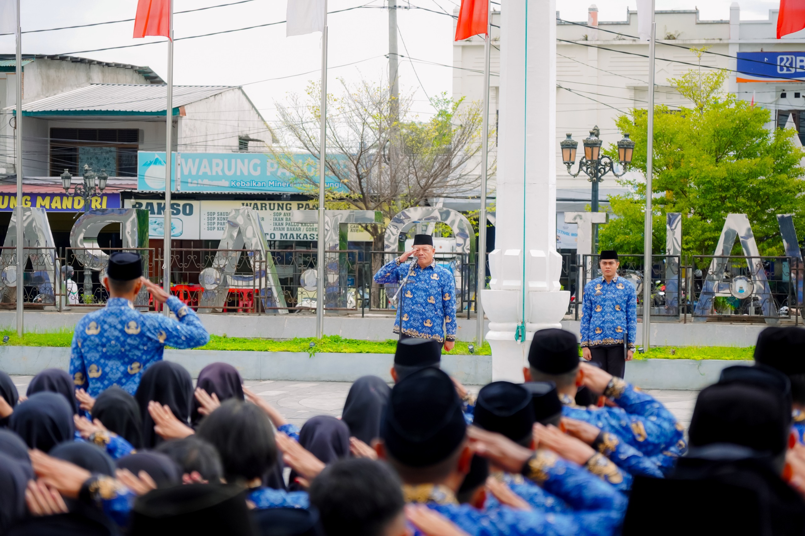 Staf Ahli Kesra memimpin Upacara Hari Kesadaran Nasional
