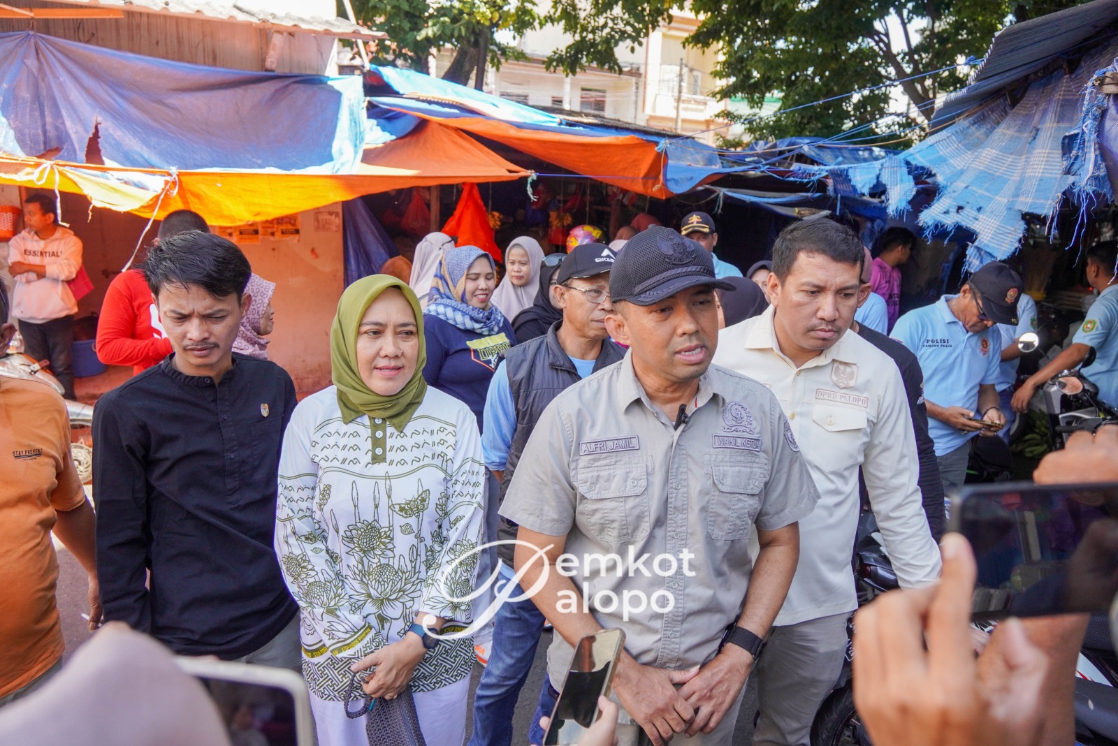 Pantau Harga Sembako, Kadis Ketahanan Pangan mendampingi Anggota DPRD