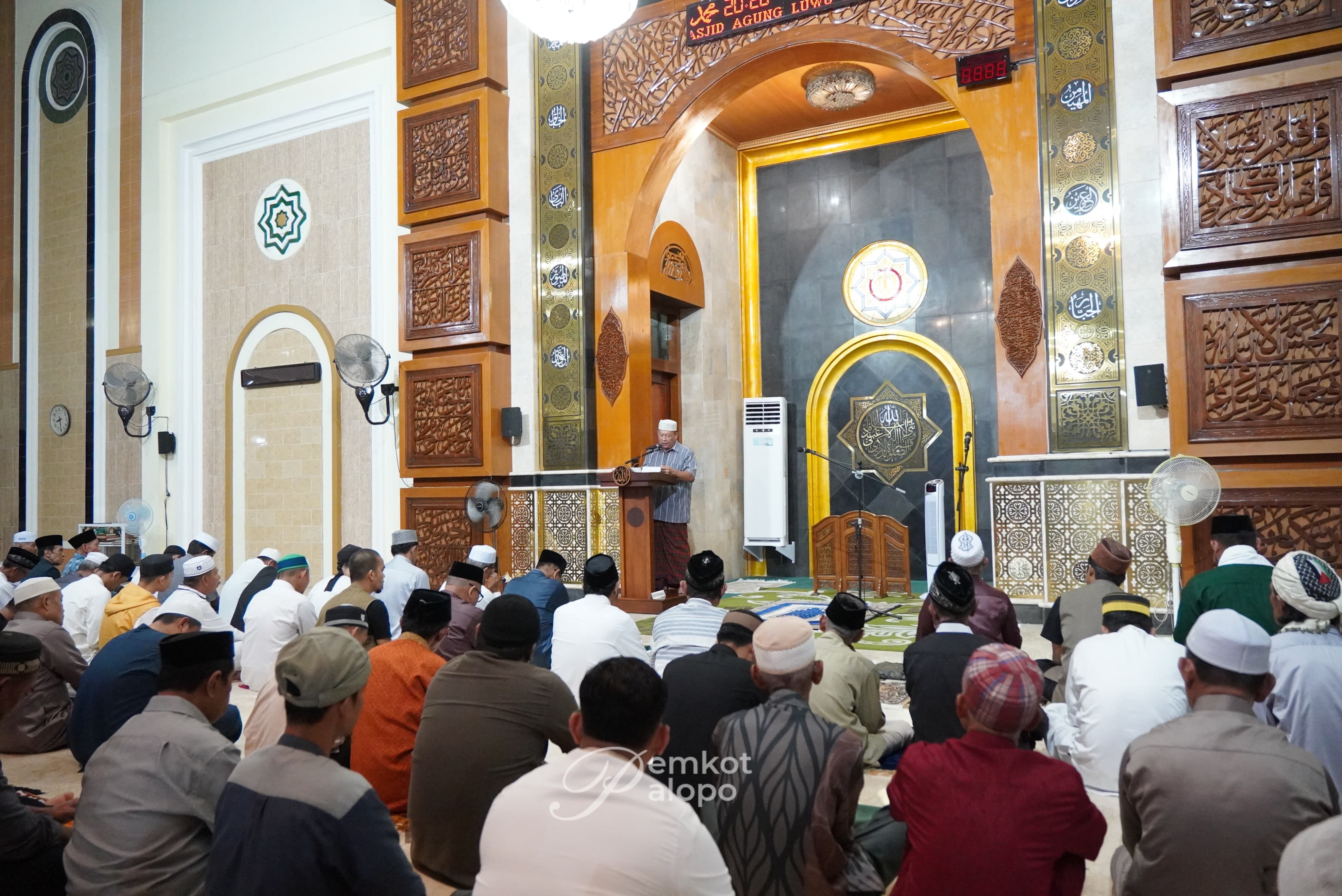 Staf Ahli Kesra sampaikan Pesan Wali Kota pada Tarawih Pertama