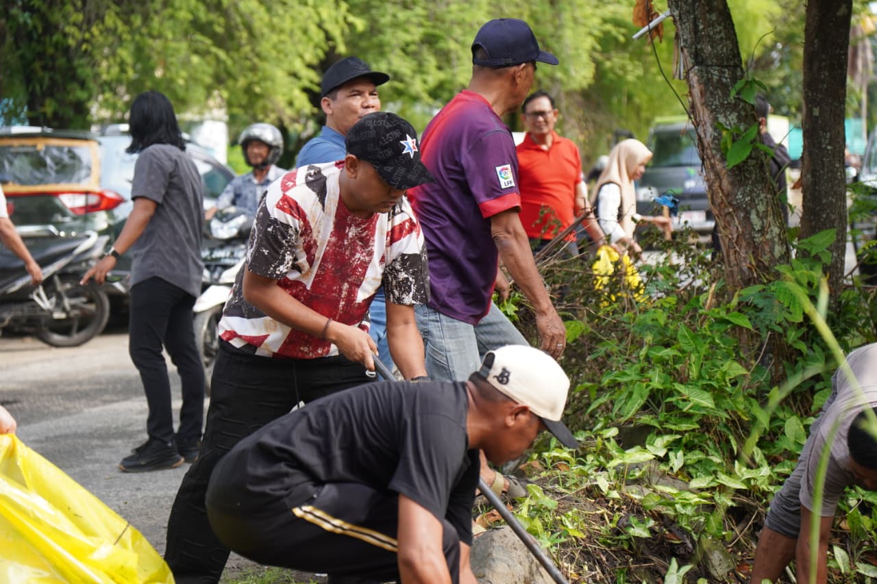 Penanganan Sampah Ramadan di Palopo Meningkat, Wawali Terjun Langsung Bersama Warga Kerja Bakti Jaga Kebersihan