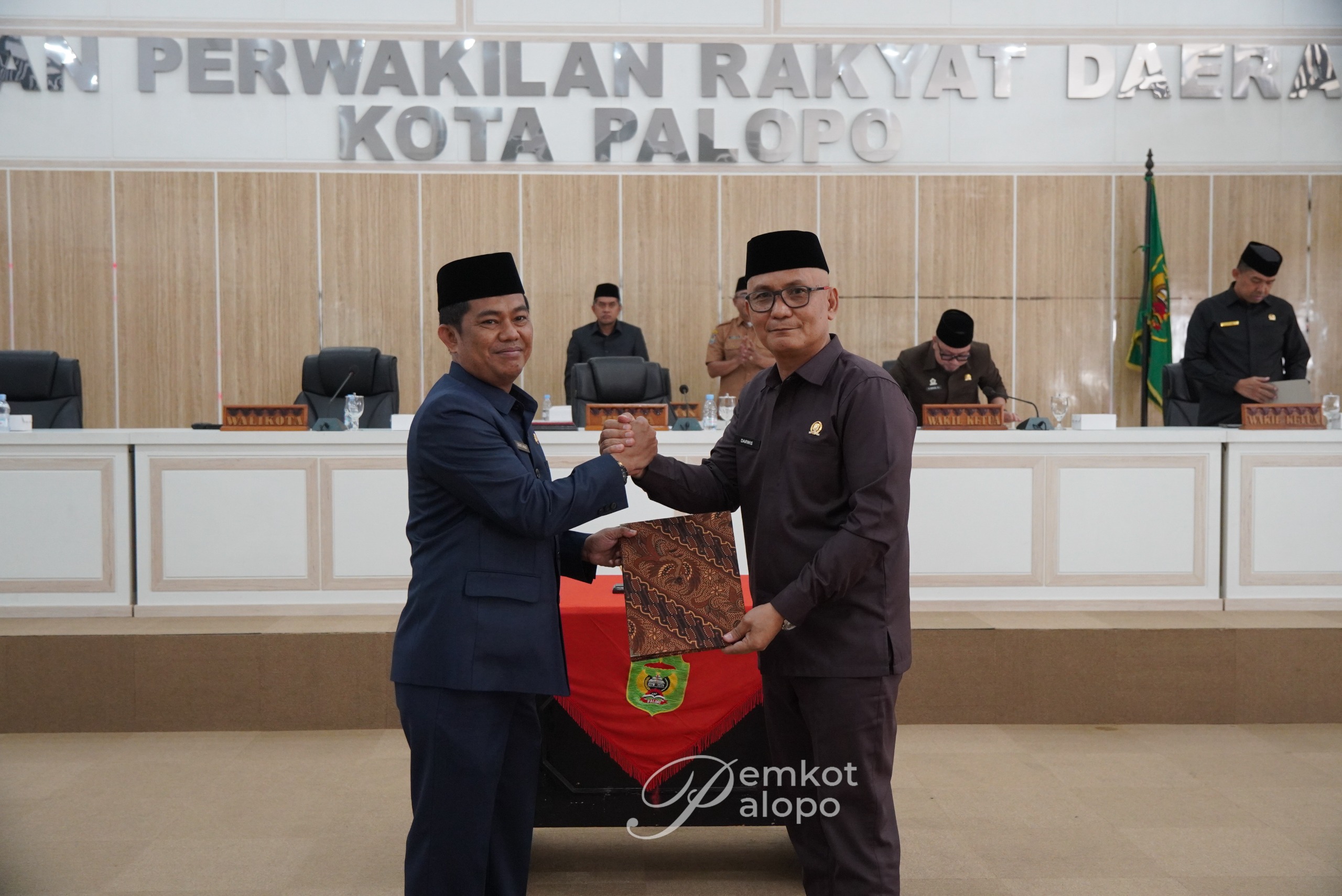 Pemkot Palopo Serahkan 8 Jenis Ranperda, 3 Diantaranya Inisiatif DPRD