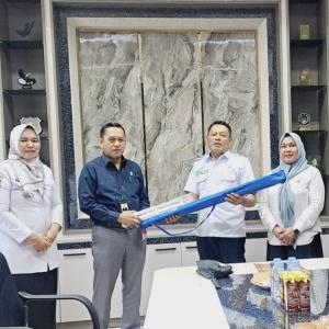 beburu-jajanan-pagi-di-kawasan-menara-payung
