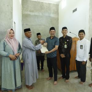 safari-jumat-pj-wali-kota-palopo-serahkan-sertifikat-wakaf-masjid-at-tin-latuppa
