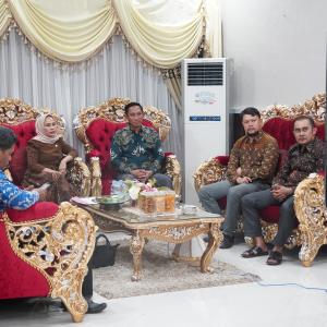 wali-kota-palopo-ikuti-malam-penganugerahan-kabupatenkota-layak-anak-tahun-2025-secara-virtual