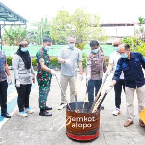 kejari-palopo-kembali-menggelar-pemusnahan-barang-bukti-dan-barang-rampasan-terhadap-perkara-yang-telah-putus