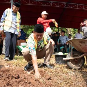 Staf Ahli Kesra menghadiri Peletakan Batu Pertama Masjid Muhammadiyah Andi Ulwiyah Tendriadjeng