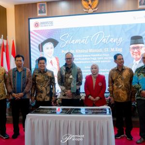 staf-ahli-hukum-menghadiri-peresmian-gedung-fakultas-kedokteran-dan-kesehatan-univ-mega-buana