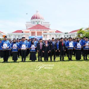 Pemkot Palopo menyerahkan 3297 SK PPPK Paruh Waktu Kota Palopo