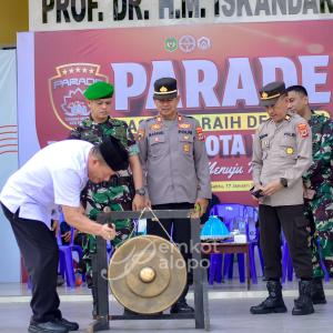 staf-ahli-kesra-membuka-secara-resmi-parade-paskibra-se-kota-palopo