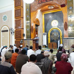 Staf Ahli Kesra sampaikan Pesan Wali Kota pada Tarawih Pertama