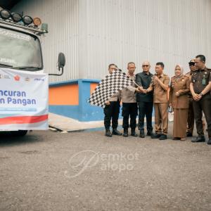 plh-sekda-menghadiri-peluncuran-bantuan-pangan-kota-palopo