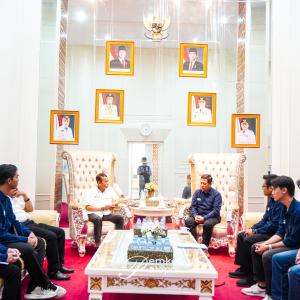 staf-ahli-perekonomian-melepas-peserta-program-transmigrasi-patriot