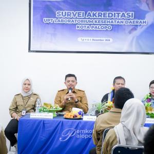 kadis-kesehatan-menyambut-tim-survei-akreditasi-labkesda
