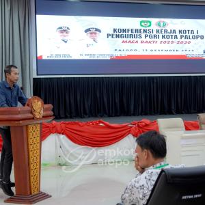 Staf Ahli Perekonomian menghadiri Konferensi Kerja Pengurus PGRI Palopo