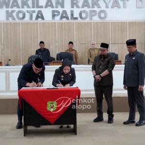 Wali Kota Palopo menandatangani Raperda APBD Kota Palopo TA 2026 bersama DPRD Palopo