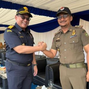 Kasatpol PP Palopo menghadiri Pemusnahan Bersama Rokok Ilegal dan Minuman Beralkohol Ilegal