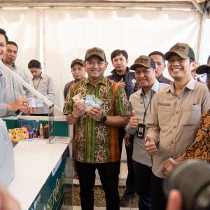 Penukaran Uang Baru Diserbu Warga Palopo