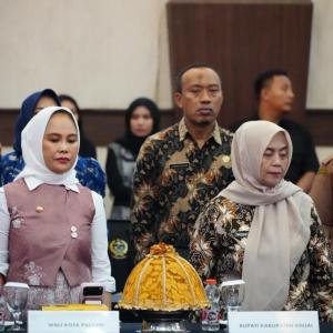 wali-kota-palopo-hadiri-dedicated-team-meeting-forum-pinisi-sultan-2026