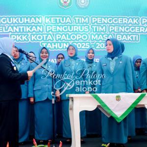 wali-kota-palopo-kukuhkan-ketua-tp-pkk-kota-palopo-sekaligus-launching-oke-sappo